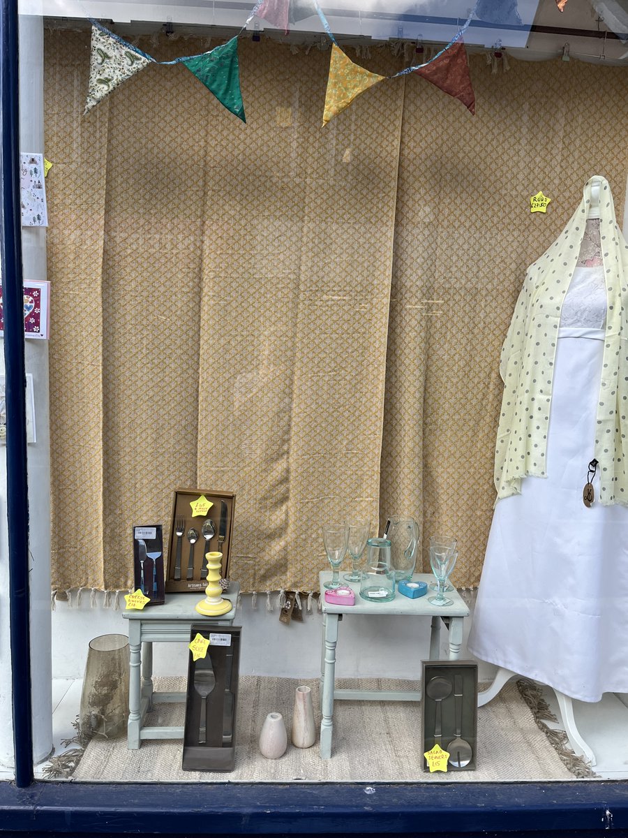 FTSIpswich's tweet photo. It's wedding  season! 🤵‍♀️👰🤵👰‍♂️👰‍♀️🤵‍♂️

If you're looking for a wedding present, come and see our selection of fairly traded homewares, glasses, cutlery, candlesticks, vases etc for a present with a conscience

#shopfairtrade https://t.co/2n26WG41qR