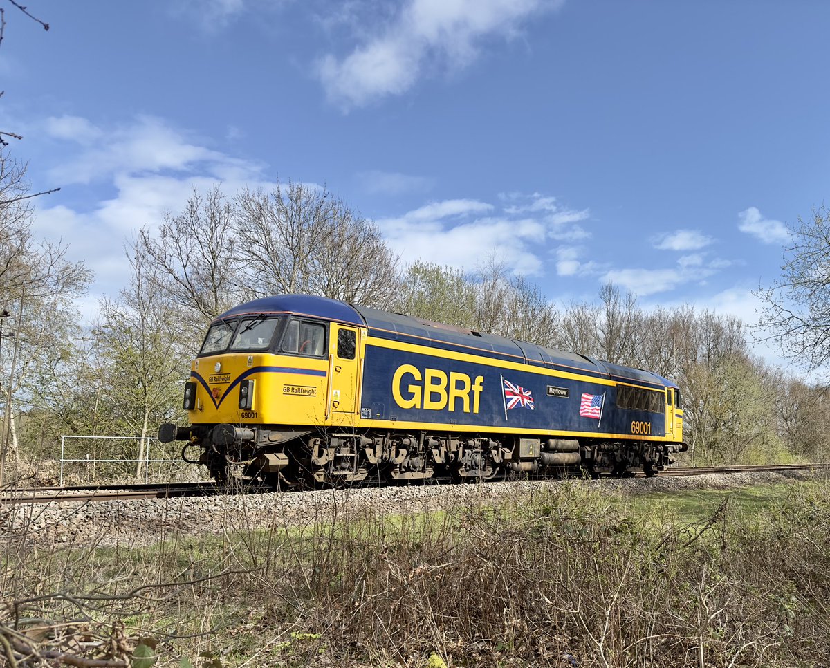 69001 at Walton Nature Reserve on todays 0Z69 #class69