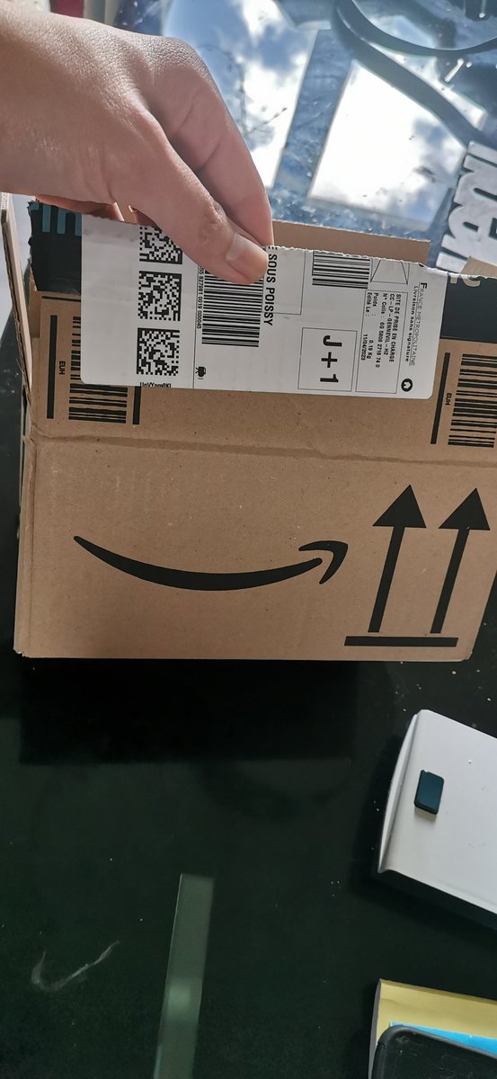 Gorothlive's tweet photo. @AmazonFrance vous êtes sérieux ? Savez vous c'est quoi l'écologie ? #ecologie #GIEC #amazon https://t.co/p8sX08nIuS