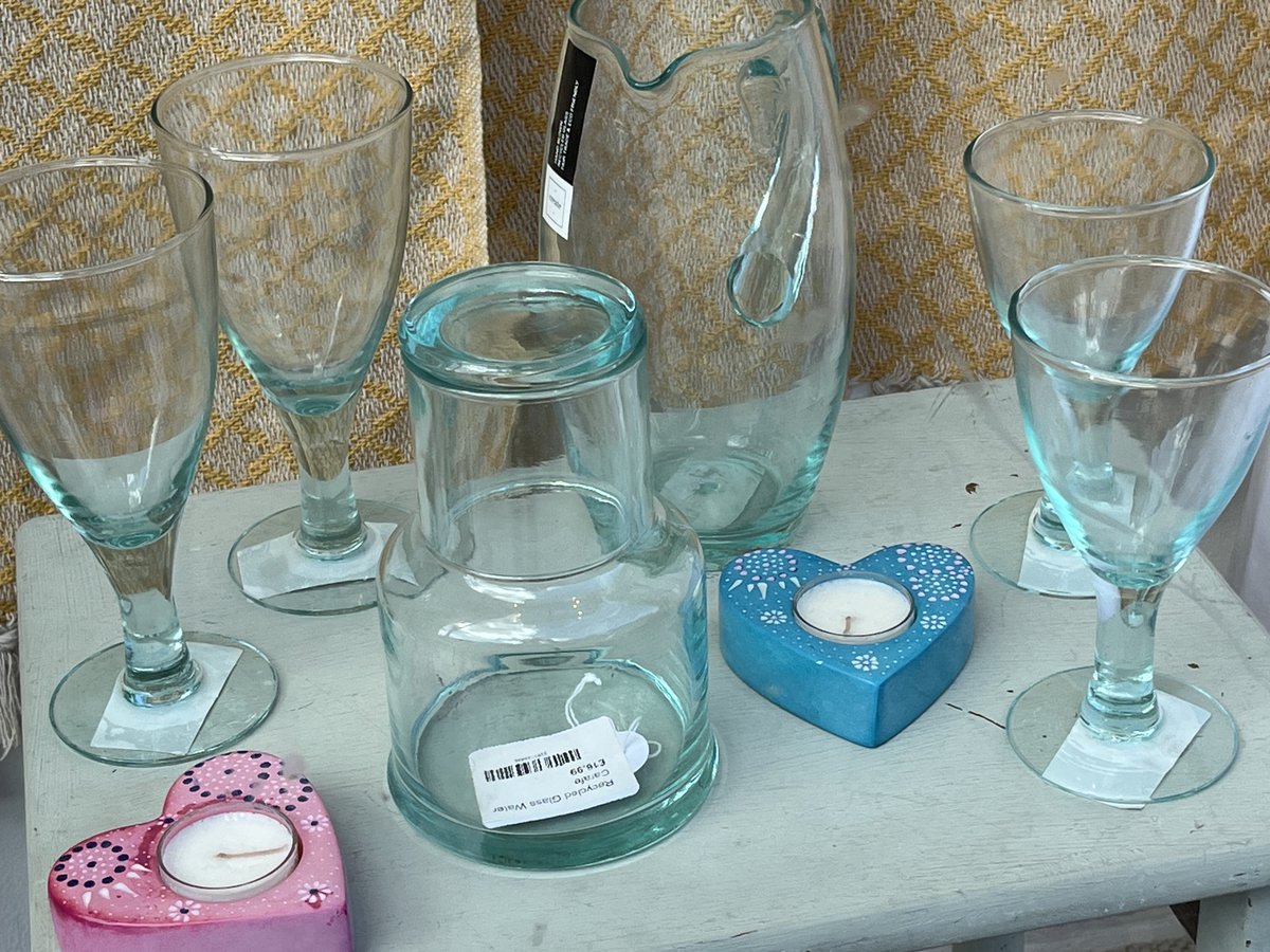 FTSIpswich's tweet photo. It's wedding  season! 🤵‍♀️👰🤵👰‍♂️👰‍♀️🤵‍♂️

If you're looking for a wedding present, come and see our selection of fairly traded homewares, glasses, cutlery, candlesticks, vases etc for a present with a conscience

#shopfairtrade https://t.co/2n26WG41qR