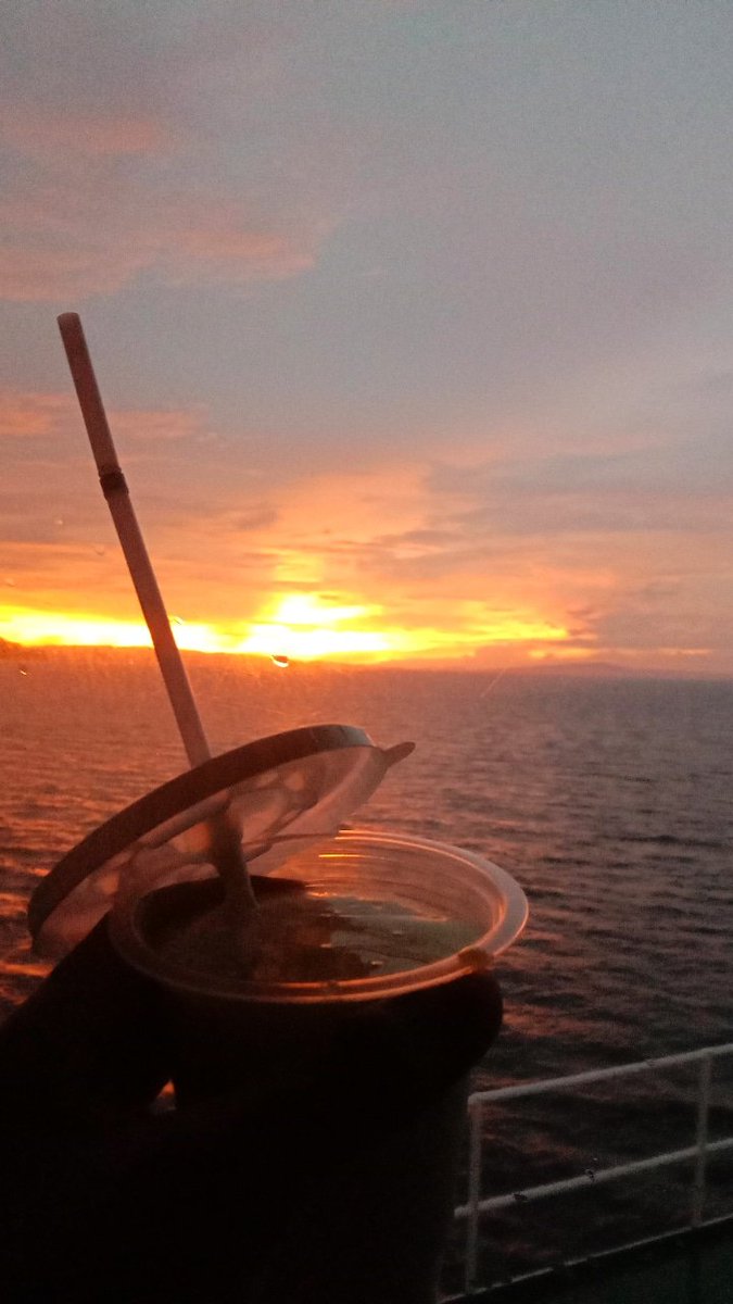 Pncyll's tweet photo. Pengen pulang https://t.co/4xUJ1NKfGp