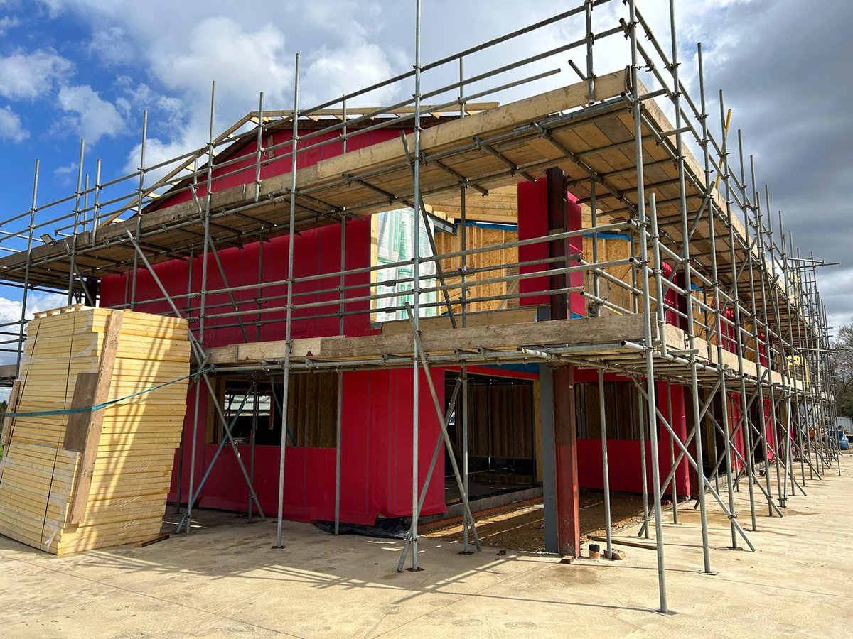 Frame_Tech's tweet photo. Lovely day onsite today after such storms yesterday great #classq #barn #timberframe lads have made great progress @STAtimber #timefortimber the only way to build progress onsite has been amazing #teameffort https://t.co/xJ8e9DfbJi