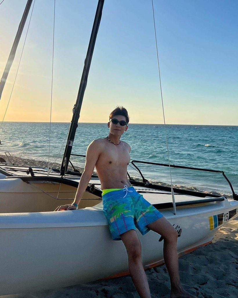 mewsuppasit_sp's tweet photo. 📱INSTAGRAM 🗓 13/04/23
IG: mewsuppasit @MSuppasit
❤️Like
💬Comenta
🔁Comparte
💾Guarda en tu colección
👉 https://t.co/AtonB7Cn1J
#MewSuppasit #มิวศุภศิษฏ์ #SuppasitChannel #MSSpain https://t.co/8ruUFJa4V5