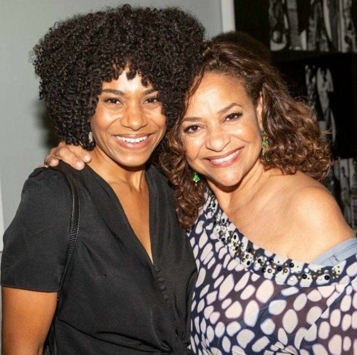 .@KellyMcCreary, you came into <a href="/GreysABC/">Grey's Anatomy</a> like a lightning bolt of joy that grounded us in a place examining old truths and discovering the new. You will always be just a plane ride away. 

Love You, 
Debbie❤️