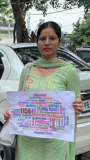 1158APFront5aab's tweet photo. .#Justice_For_1158
I am #SharanpreetKaur (75% Visually Impaired) This #1158recruitment came out after 25 years, my name was on the merit list of candidates.
On 03/12/2021, I received my appointment letter. Standing in solidarity with my colleagues who are still fighting.#Save1158 https://t.co/4illDhswK9