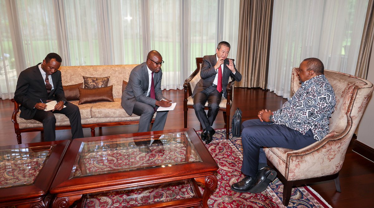 4thPresidentKE's tweet photo. 1/2
His Excellency (Rtd) President Uhuru Kenyatta, Facilitator of the EAC-led Nairobi Peace Process has today met with the Special Envoy of the UN Secretary-General for the Great Lakes Region Huang Xia, ... https://t.co/cGkb3UHx0L