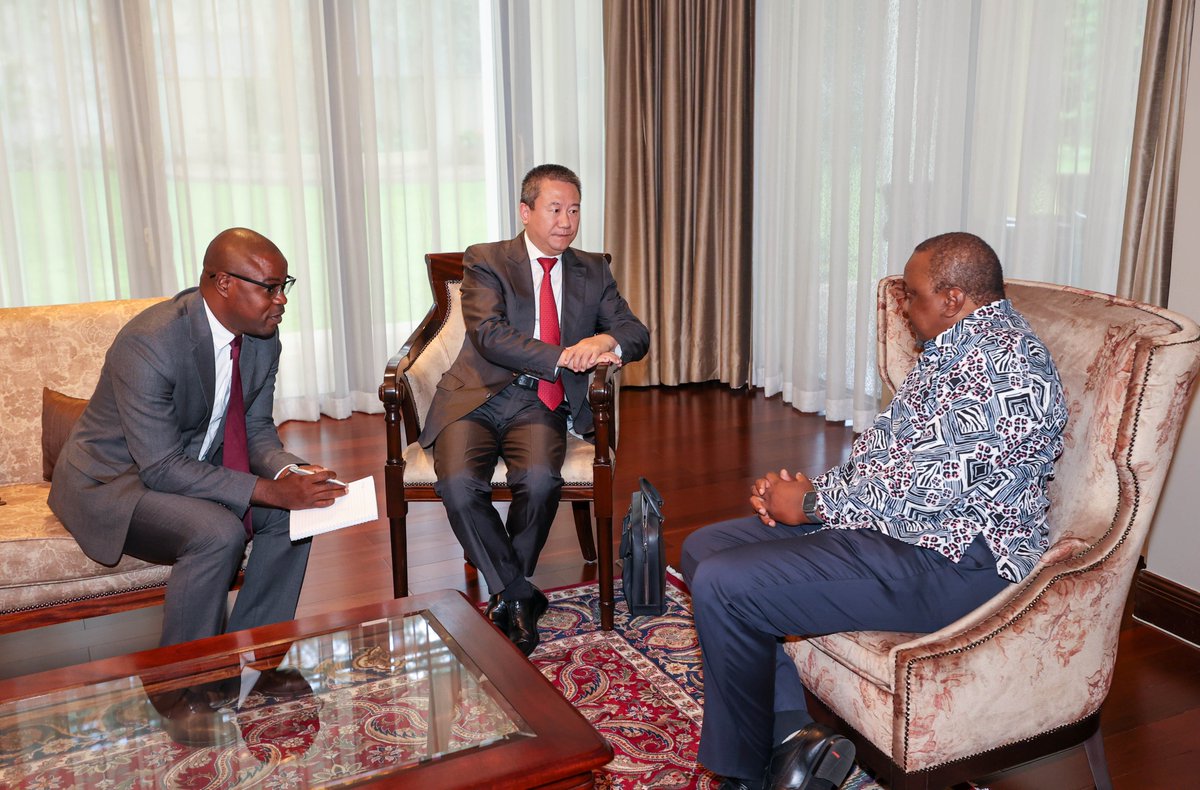 4thPresidentKE's tweet photo. 1/2
His Excellency (Rtd) President Uhuru Kenyatta, Facilitator of the EAC-led Nairobi Peace Process has today met with the Special Envoy of the UN Secretary-General for the Great Lakes Region Huang Xia, ... https://t.co/cGkb3UHx0L