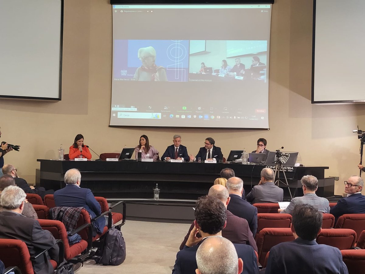 Oggi siamo a Bari, insieme a #Confindustria Puglia, <a href="/Conf_Basilicata/">Confindustria Basilicata</a>  e <a href="/confindustriabb/">Confindustria Ba-Bat</a> per la seconda tappa del roadshow “Intelligenza artificiale e PMI: esperienze da un futuro presente”, organizzato insieme a <a href="/PIConfindustria/">Piccola Industria Confindustria</a>