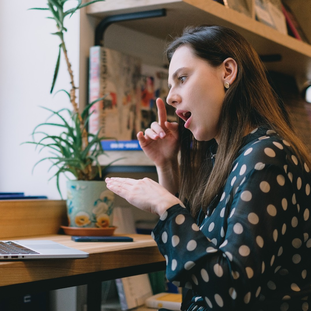 Video Conferencing Trend: Greater accessibility for differently abled users, through features such as advanced captioning and ASL interpretation. See all of our predictions: https://www.ow.ly/yRBY50Nq9K2/bl…

#futureofwork #accessibility #videoconferencing