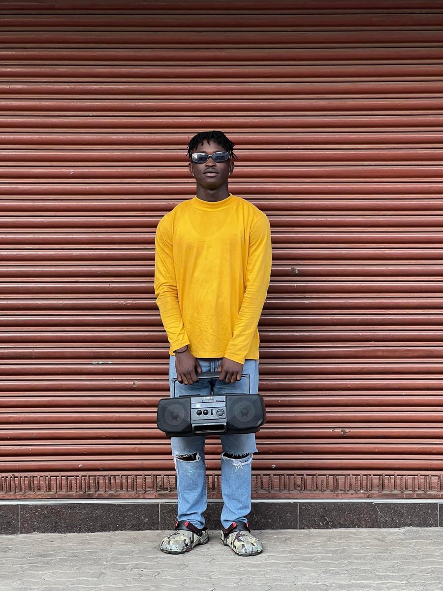 badenyaladegn's tweet photo. @adfegaofficial is talented Afro-soul artiste from Sierra Leone. He’ll be performing at the Badenya Ladegn(MAKFEST) in Makeni.
.
.
.
.
.
.
#festival #culture #badenya #ladegn #makfest2023 https://t.co/BPrmtVG9IK