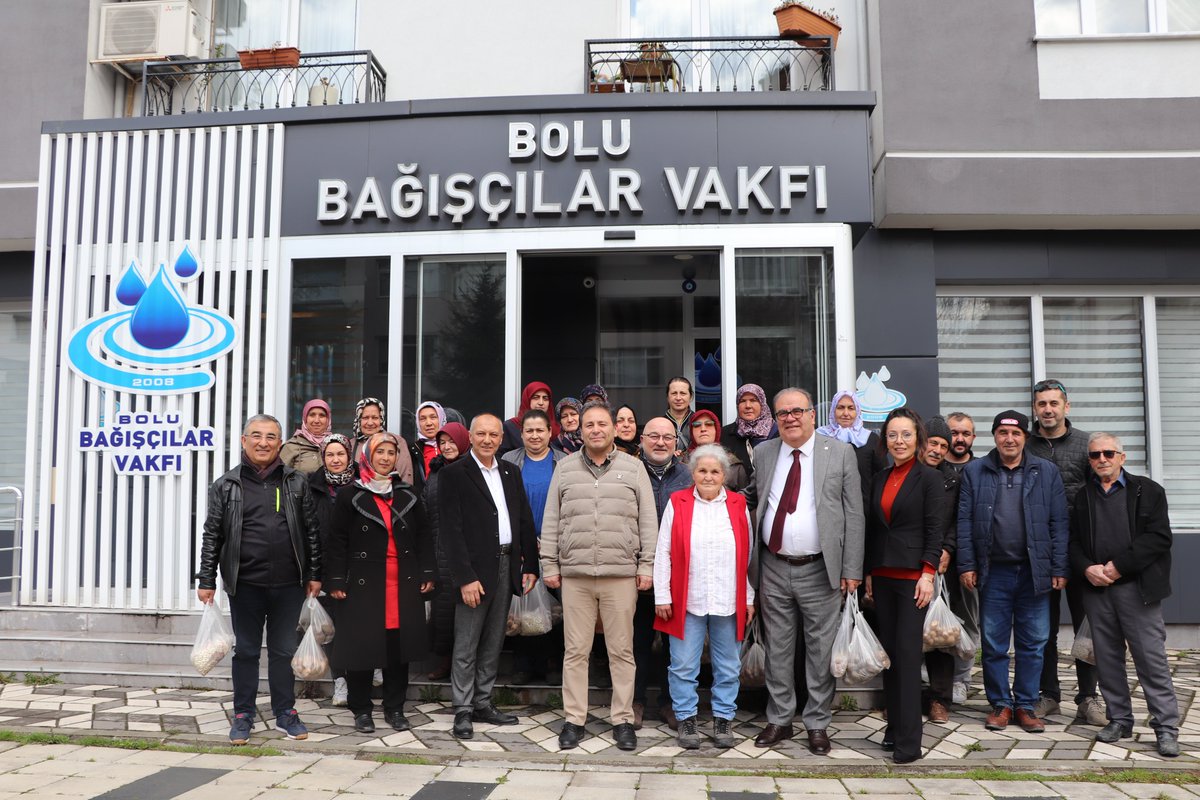 Bolu Bağışçılar Vakfı’nın Kuzgölcük Köyü’nde kurduğu Şerafettin Erbayram Ata Tohumları Bahçesi’nde yetiştirilen ata tohumları üreticilere dağıtıldı. 
bbv.org.tr/haberler/bolu-…