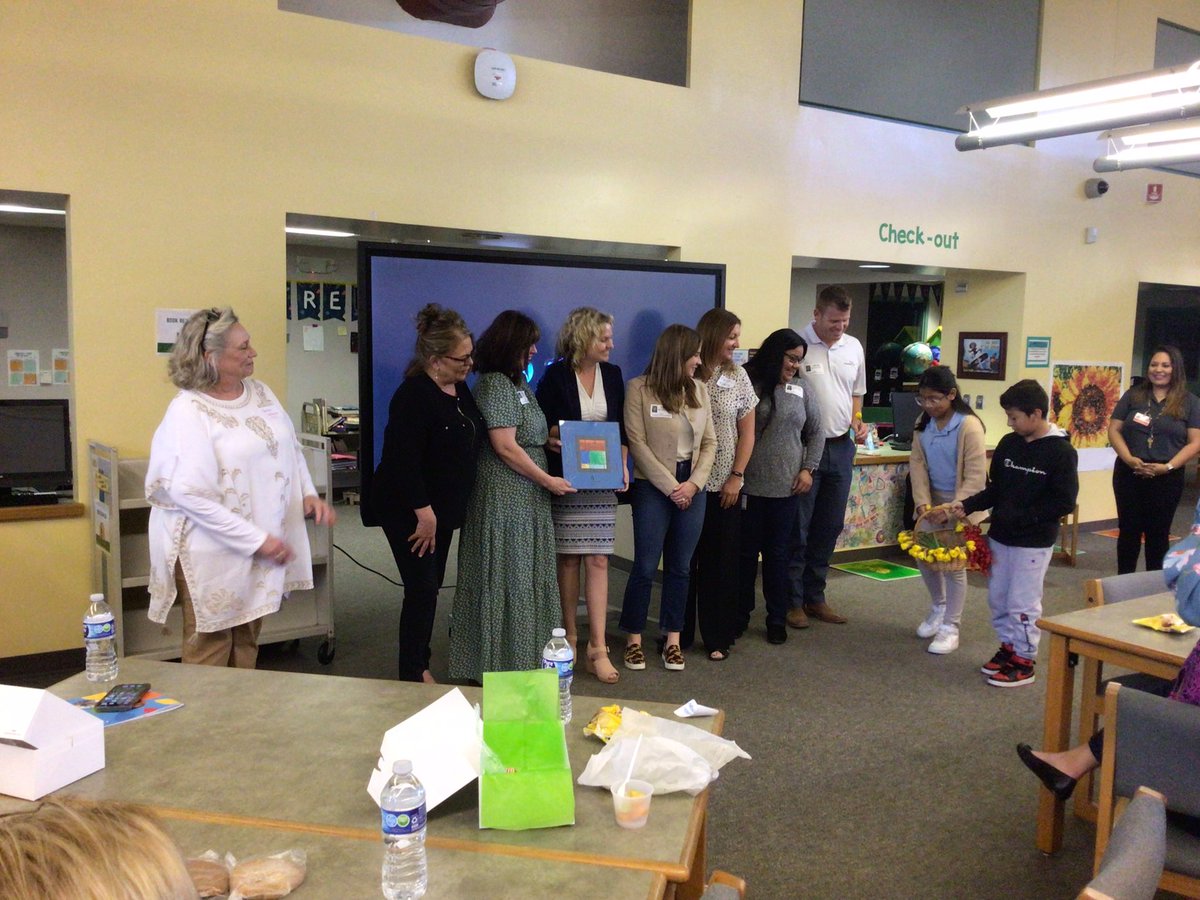 SSELibrary's tweet photo. Beautiful luncheon by @cishouston in the library yesterday. Thanks so much to @MarathonOil for all that you do and being such a fantastic partner to @SSE_Wildcats 
And thank you to CIS for all you do to support our students. https://t.co/ALdkhYenlG