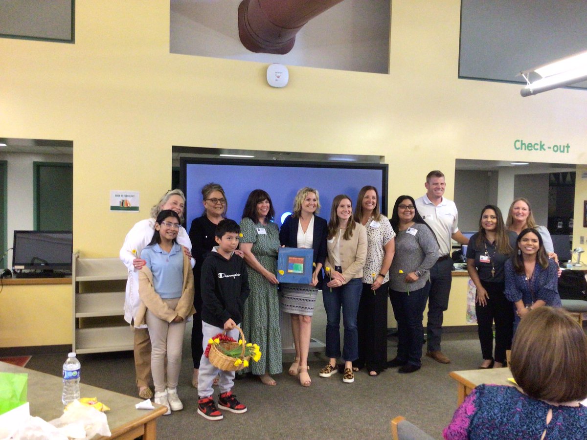 SSELibrary's tweet photo. Beautiful luncheon by @cishouston in the library yesterday. Thanks so much to @MarathonOil for all that you do and being such a fantastic partner to @SSE_Wildcats 
And thank you to CIS for all you do to support our students. https://t.co/ALdkhYenlG