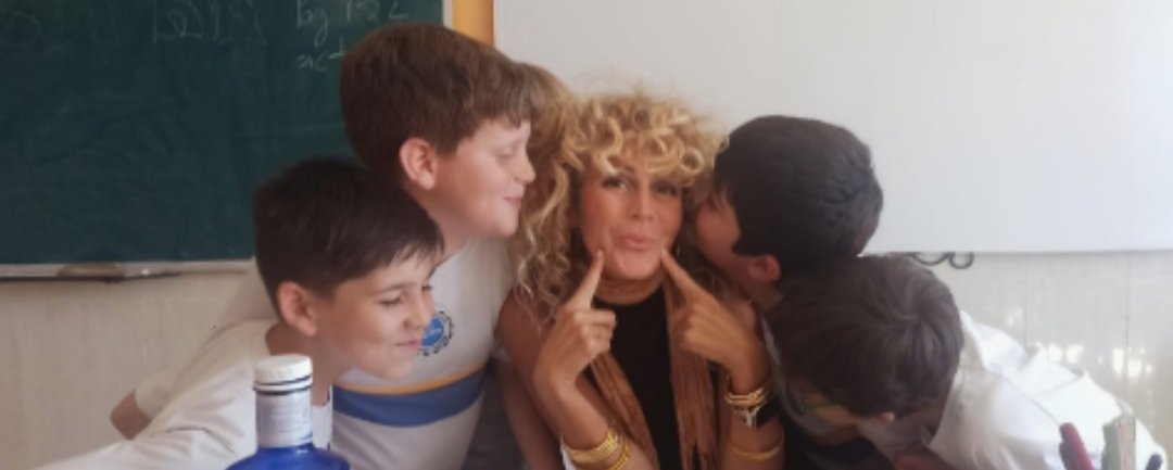 MissYoliPrimary's tweet photo. Feliz Día Internacional del Beso!!!!! 💋 https://t.co/msRmZzz10V