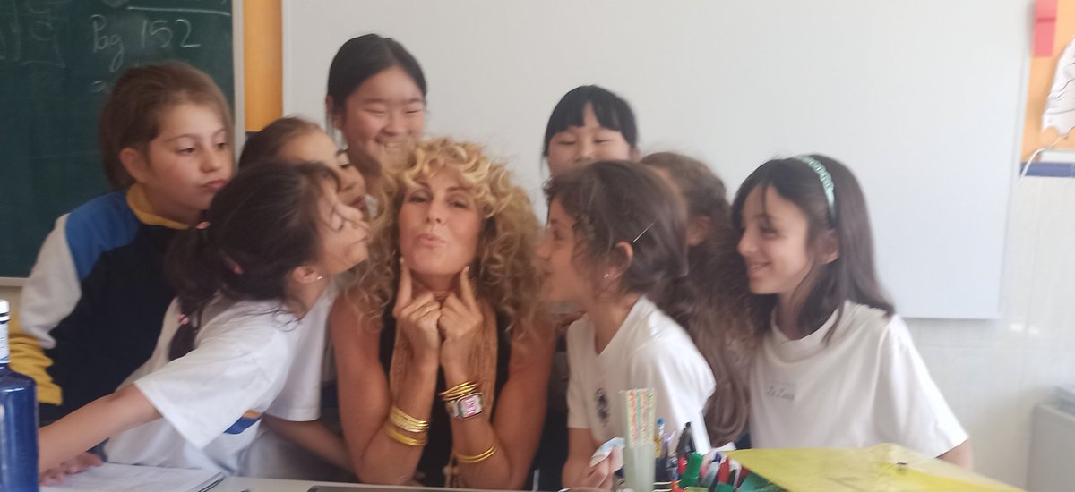 MissYoliPrimary's tweet photo. Feliz Día Internacional del Beso!!!!! 💋 https://t.co/msRmZzz10V