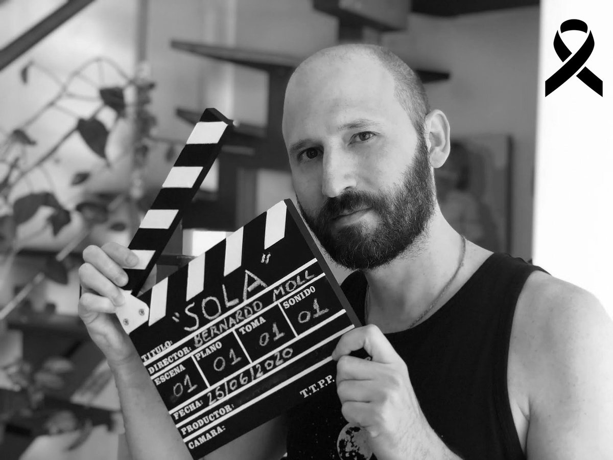 4661FilmFest's tweet photo. 💔 Terrible noticia: @bernardomoll, jurado de #4661FilmFest 2023, nos ha dejado.
Todo nuestro amor, cariño y afecto a Mónica, Jan y a toda su familia y allegados. Nos unimos a vuestro dolor y tristeza.
Descansa en paz, amigo.
Muchas gracias por todo.
Ya estás entre las estrellas. https://t.co/9JTY9PMSlM