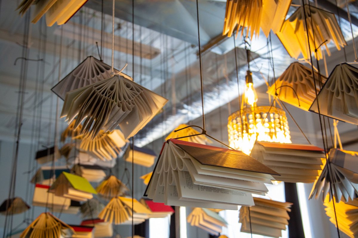 amzgstudios's tweet image. One of @LocalFirstBank's Power of Good Initiatives that we featured in their #ProjectLaunch exhibit is their 'Book Club' which seeks to increase literacy rates in the Carolinas. To represent this we suspended over 100 books from the ceiling. 
#PowerofGood #ArtDirection #SetDesign