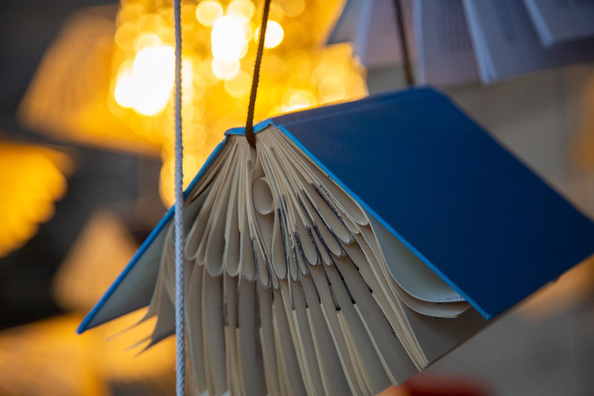 amzgstudios's tweet image. One of @LocalFirstBank's Power of Good Initiatives that we featured in their #ProjectLaunch exhibit is their 'Book Club' which seeks to increase literacy rates in the Carolinas. To represent this we suspended over 100 books from the ceiling. 
#PowerofGood #ArtDirection #SetDesign