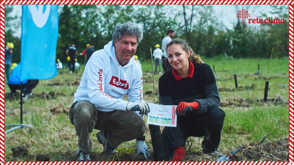 ReteClima's tweet photo. A Vignola (MO) nasce un nuovo bosco urbano grazie all'intervento di @EON_Italia con l’aiuto dei ragazzi delle scuole locali e con il supporto di #reteclima.
Il nuovo #BoscoE.ON sarà composto da diverse piante, tra cui la farnia e il ciliegio selvatico. 🔎🌱 #forestaitalia https://t.co/9N82DT3xSm