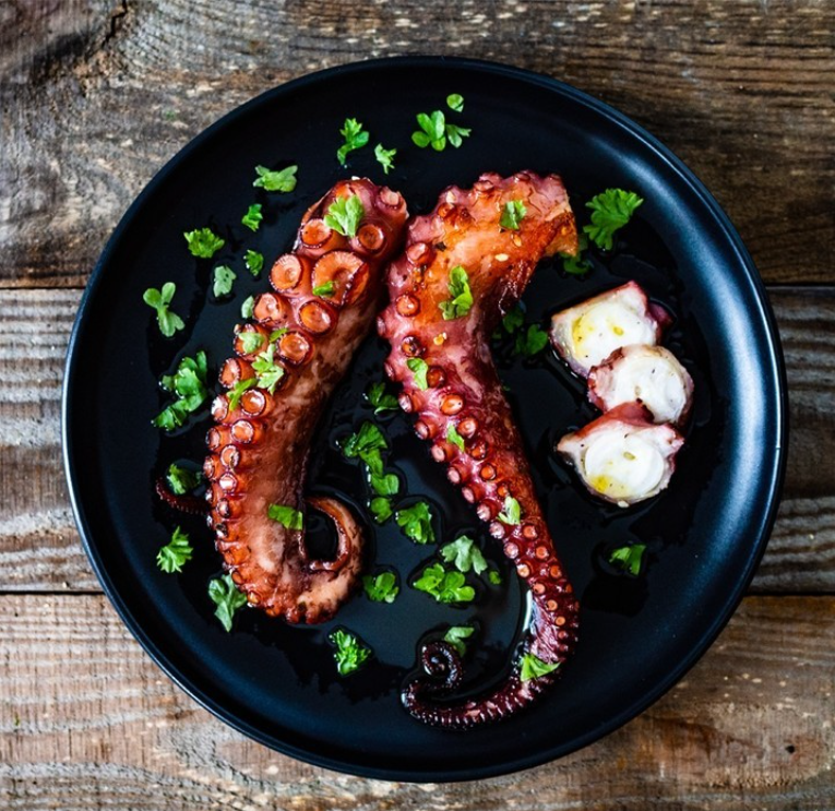 Spice up that #Spring menu with traditionally caught #Spanish day boat #octopus! Grill it on the plancha, simmer, or sous vide -- no matter how you cook it, make sure you start with the best quality from our friends @mmmediterranean! Ask your rep for a sample today!