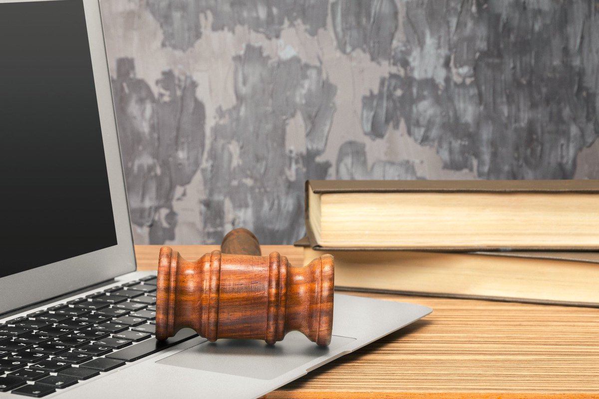 #Code_du_numérique 
Les #entreprises Q fournissent des services sur internet ou des outils numériques doivent s'y conformer. Mais quelles sont les nouvelles obligations auxquelles elles doivent faire face ?
@numeriquecd  <a href="/tonilokadi5/">Toni Lokadi</a> <a href="/kolongele/">Professeur Dr. Desiré-Cashmir Kolongele Eberande</a>

avocats.cd/blog/code-du-n…