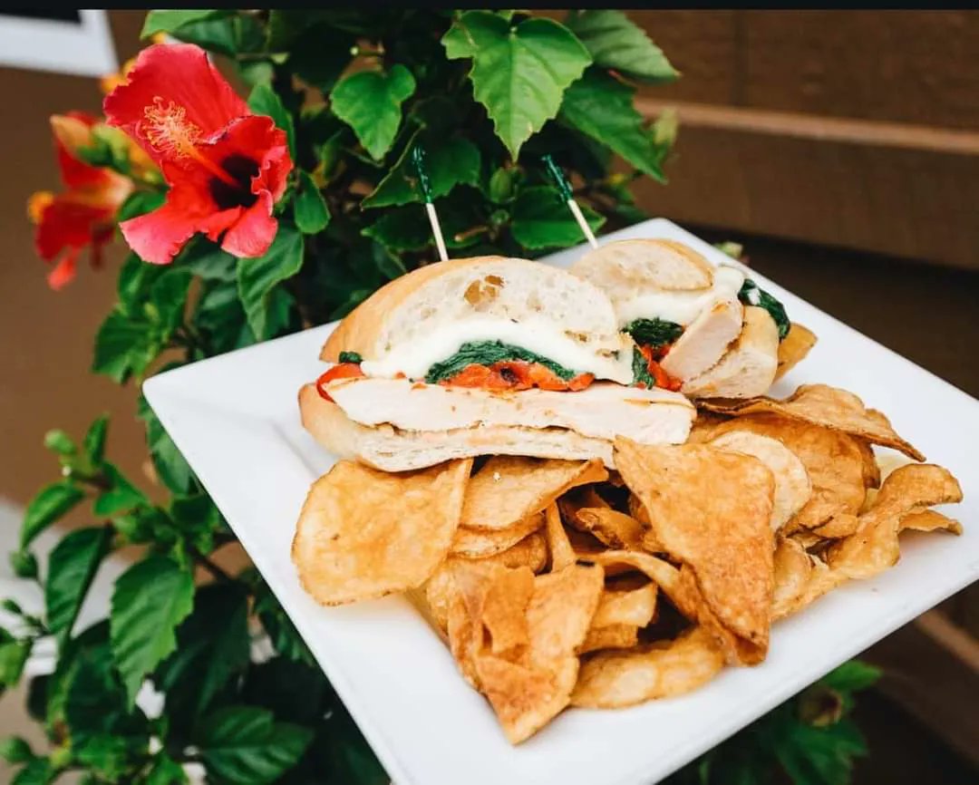 TapHouseSL's tweet photo. Spring Lake Tap House is your perfect lunch date! Need to schedule a lunch meeting? We have free wifi! 👍🏼 https://t.co/Xo4OEmUcro