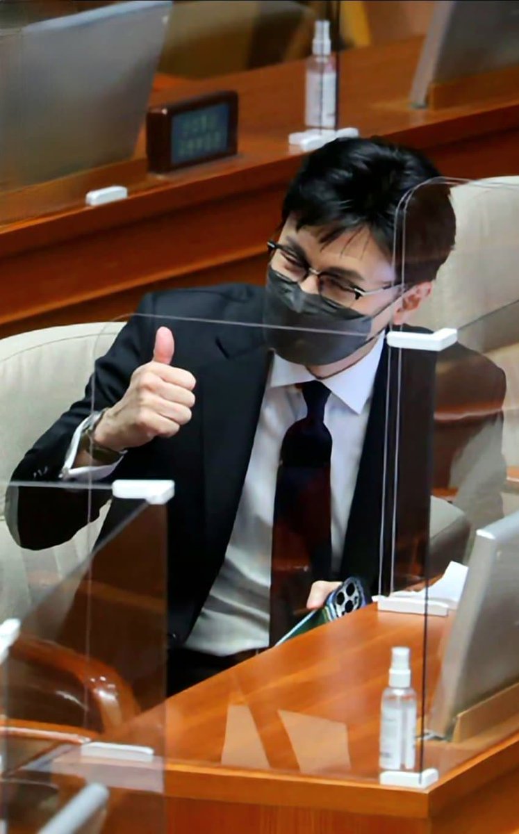 한 장관 딸은 최근 MIT를 포함한 복수(復數)의 명문대학에 합격한 것으로 알려졌다. 성적도 우수했다. 채드윅 송도 국제학교 재학 4년 내내 전(全)과목에서 7점 만점을 기록했고, 미 대학입학자격시험인 ACT에서도 36점 만점을 기록한 것으로 알려졌다. naver.me/GyybDQcx 수구좌파들양심챙겨