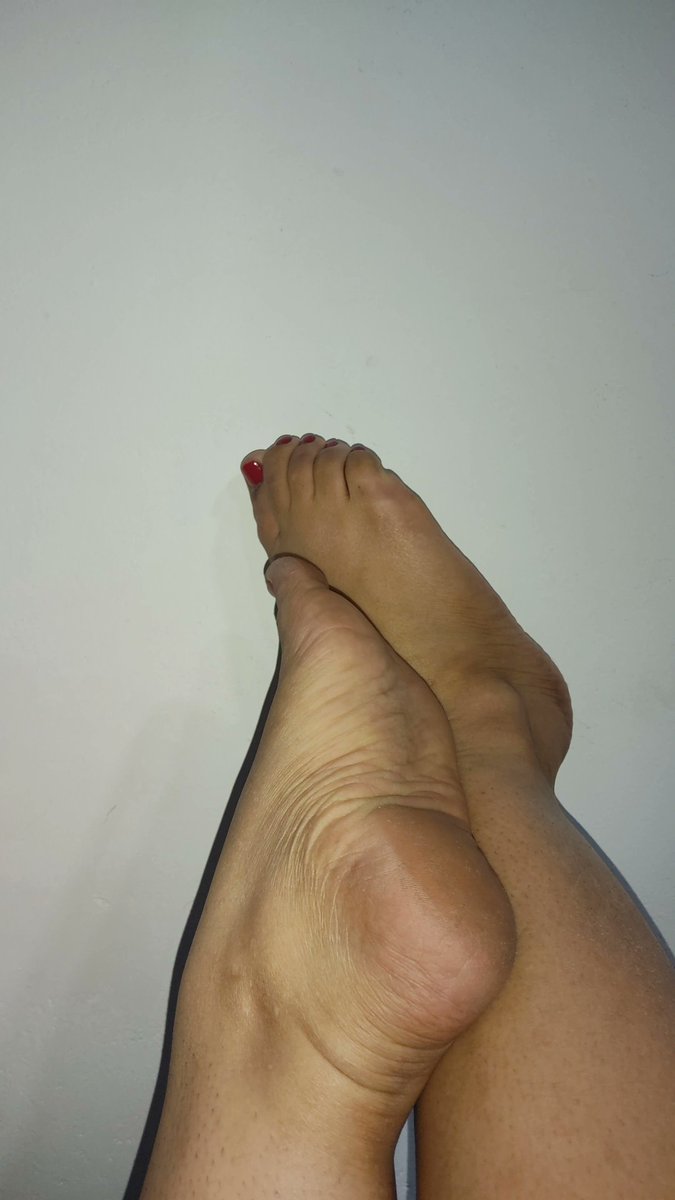 Korefeet's tweet photo. Pies un poco sucios 😊🤭https://t.co/LLfIMtdzfm #onlyfansFree #onlyfansbabe #onlyfanspromo
#feetfetiche #feet_lover #PiesBonitos
#pieshermosos #piesdemujer #sweetpromo https://t.co/IupF5AVDUF