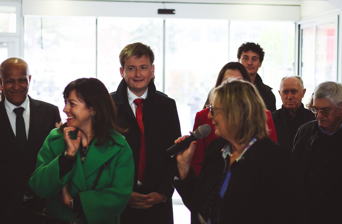 Au lycée de Graulhet ouvrira à la rentrée une filière d'enseignement général et technologique. Merci à M. le Ministre <a href="/PapNdiaye/">Pap Ndiaye</a>, à l'ancienne députée <a href="/VerdierJouclas/">Marie-Christine Verdier-Jouclas</a>, au sénateur <a href="/philippefolliot/">Philippe Folliot</a> pour leur action decisive, et à la région pour ses investissements.
