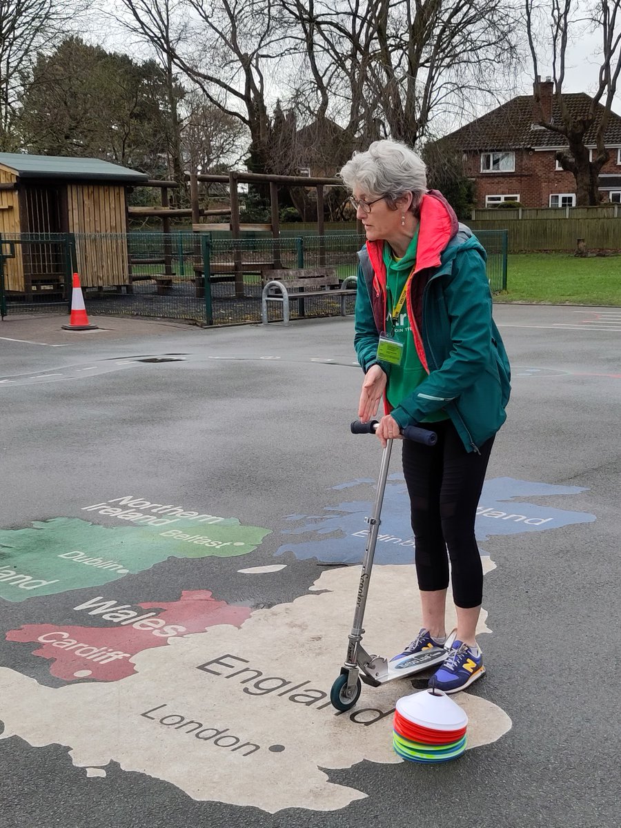 SustransNorth's tweet photo. As part of our #ByOurs project in #Bebington, we installed Scoot Zones around schools with @WirralCouncil, to get parents + pupils to consider leaving their cars at home for short school commutes.

Lou delivered 'train the trainer' scooting workshops + they were a great success! https://t.co/0SPt0A84sA
