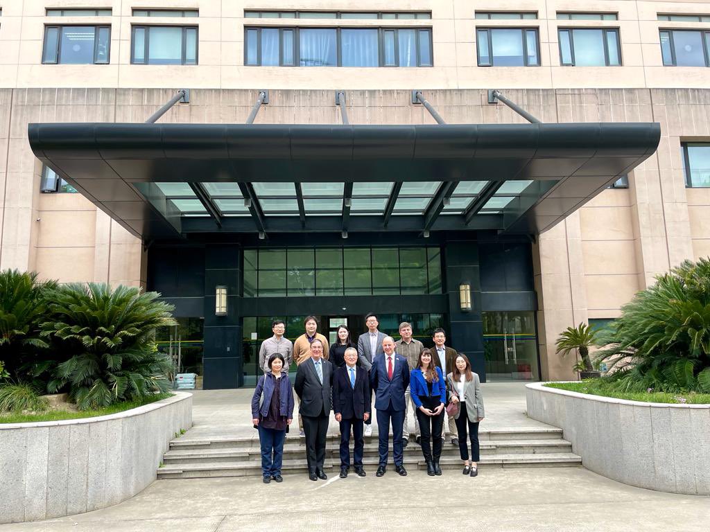 PhilipRBarton's tweet photo. Pleased to visit the Centre for Excellence in Plant and Microbial Science in Shanghai today. An important UK-China partnership addressing critical global challenges, including food security and health. https://t.co/x5mdbYhW2a