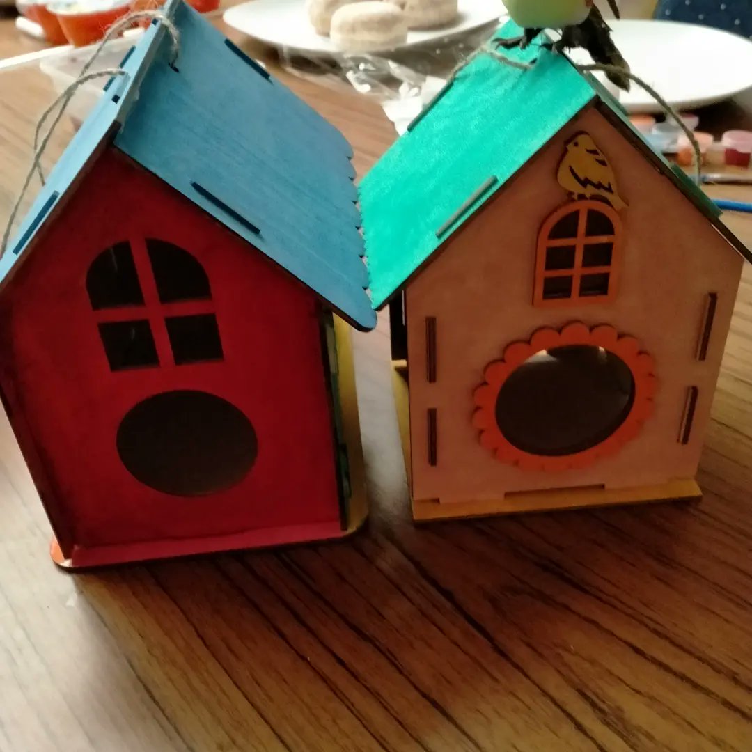 RisingMoments's tweet photo. Thursday well-being group. Bird houses, crafts #safe #ladies #Wellbeing with lunch #essentials and more 💜#Torbay https://t.co/rDTbQOzQty