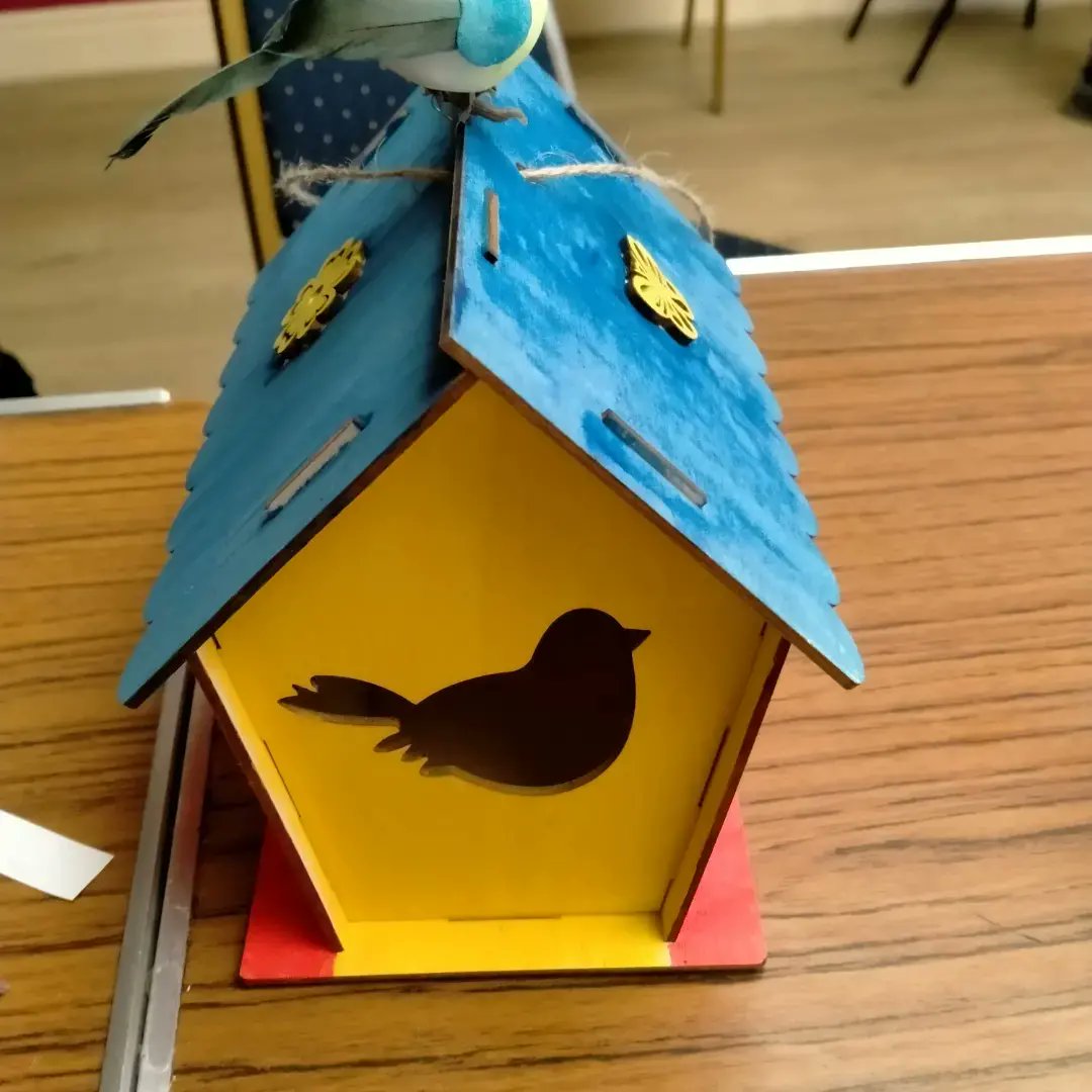RisingMoments's tweet photo. Thursday well-being group. Bird houses, crafts #safe #ladies #Wellbeing with lunch #essentials and more 💜#Torbay https://t.co/rDTbQOzQty