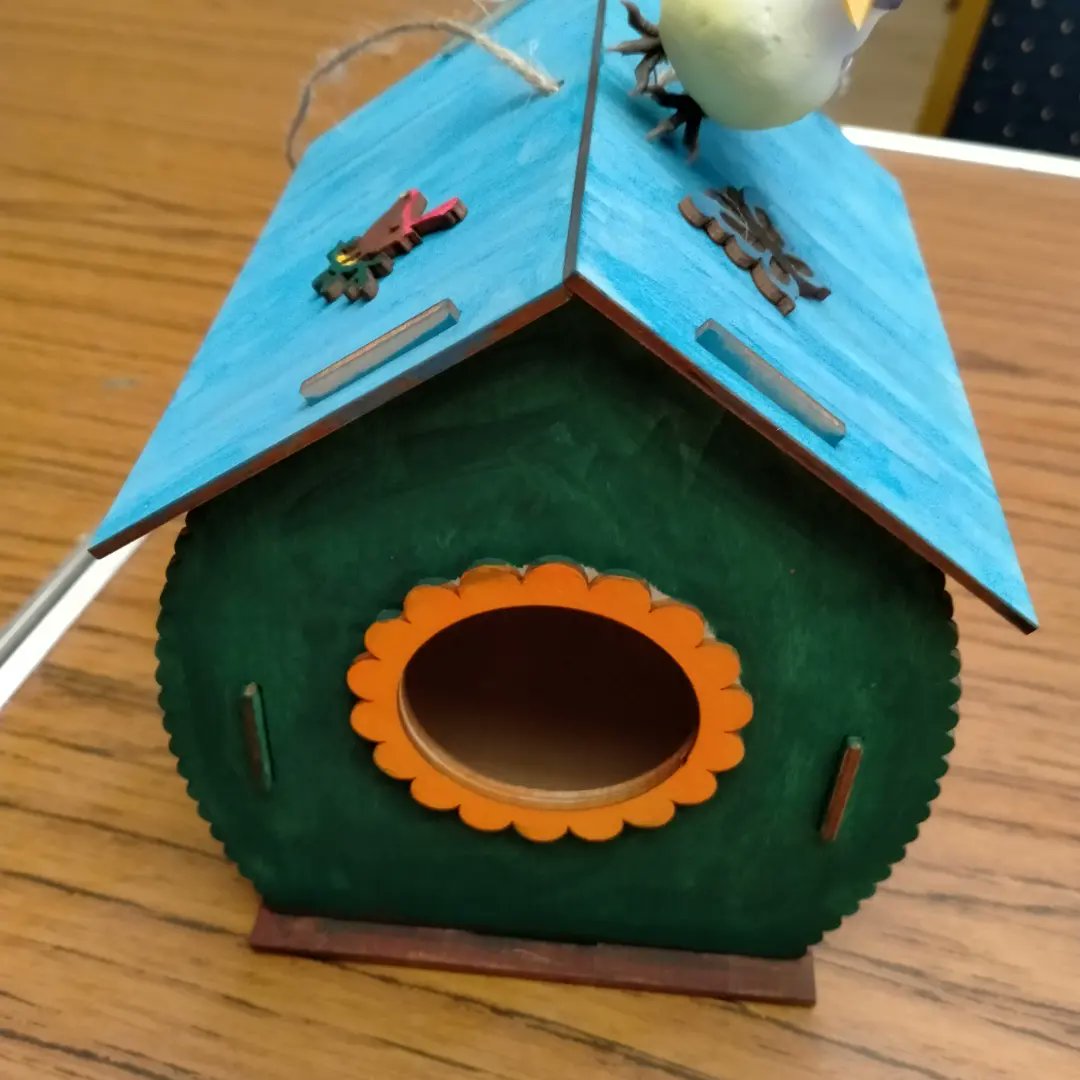 RisingMoments's tweet photo. Thursday well-being group. Bird houses, crafts #safe #ladies #Wellbeing with lunch #essentials and more 💜#Torbay https://t.co/rDTbQOzQty