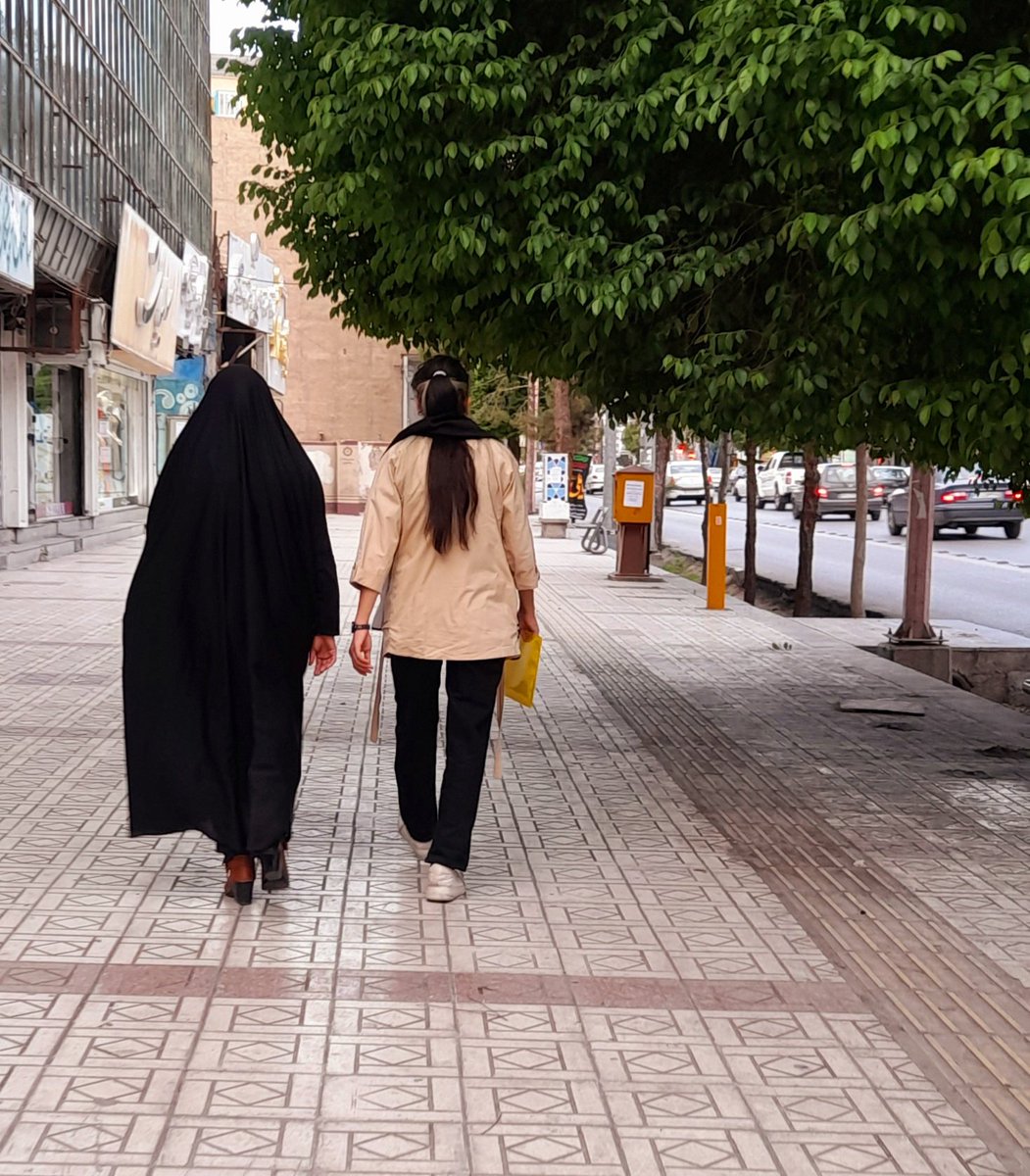 Farimah0's tweet photo. اگر بدونید چقد کیف میکنم این صحنه رو میبینم .
کرمان  :))* https://t.co/NpRfGwYXeV
