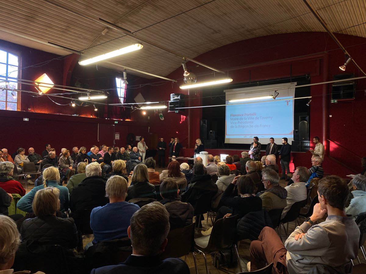 gpamenagement's tweet photo. 1/3 - 📣Près de 250 habitants et commerçants étaient réunis hier pour la première réunion publique du projet Cœur de Ville #Taverny aux côtés de @FloPortelli, Maire de @villetaverny, des élus locaux, et des équipes de @gpamenagement !
#Fayolle #SispeoArchitecte #concertation https://t.co/SRH5qozmY4