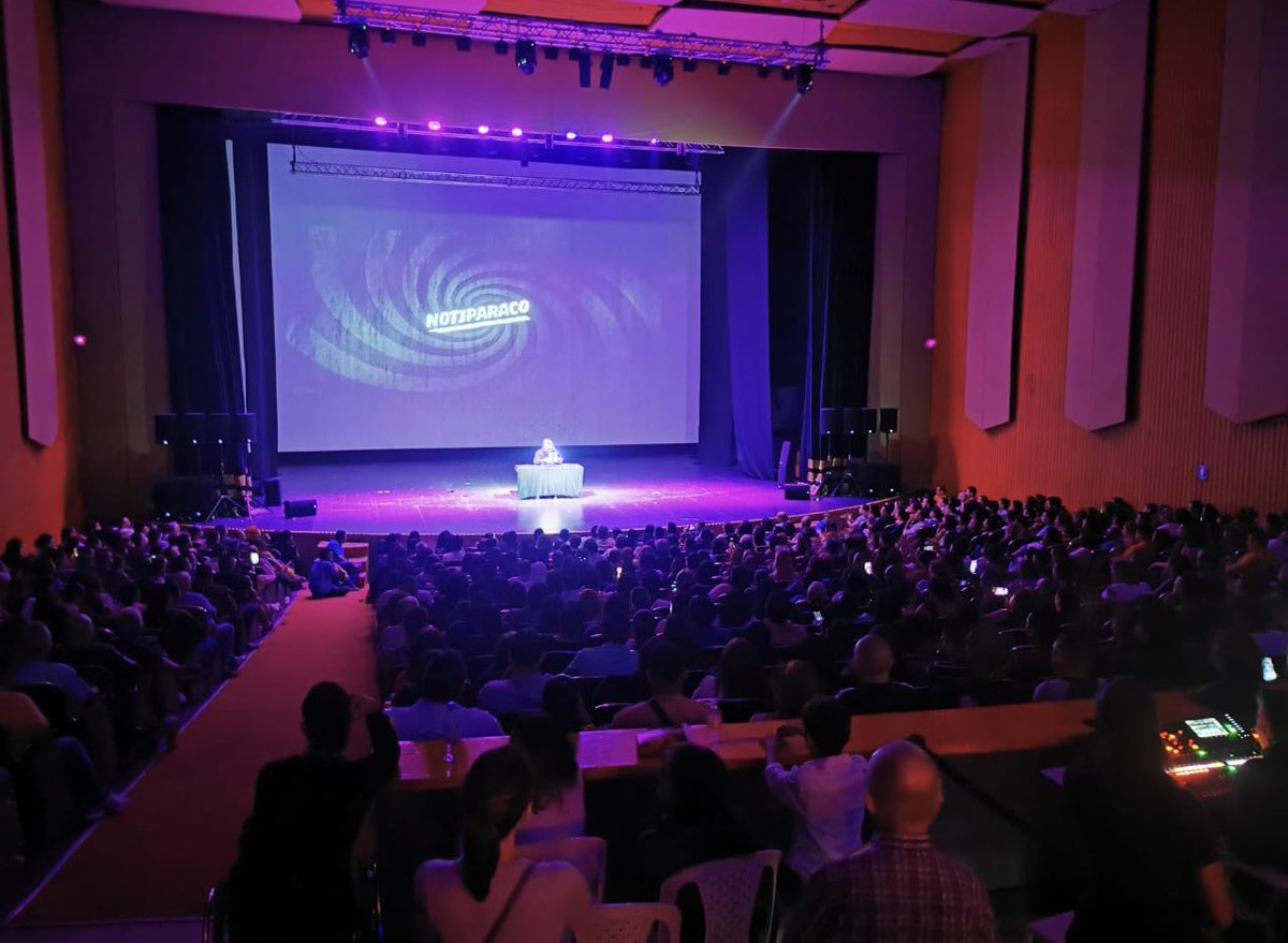 LevyRincon's tweet photo. Bueno, gonorreas, ya casi es mi show de mierda en Medellín. Vayan a insultar corruptos conmigo. Notiparaco en vivo y hasta pal hijueputa. 22 de abril en el teatro Pablo Tobón. ¡Boletas en La Tiquetera! https://t.co/tzvi2NNzaJ