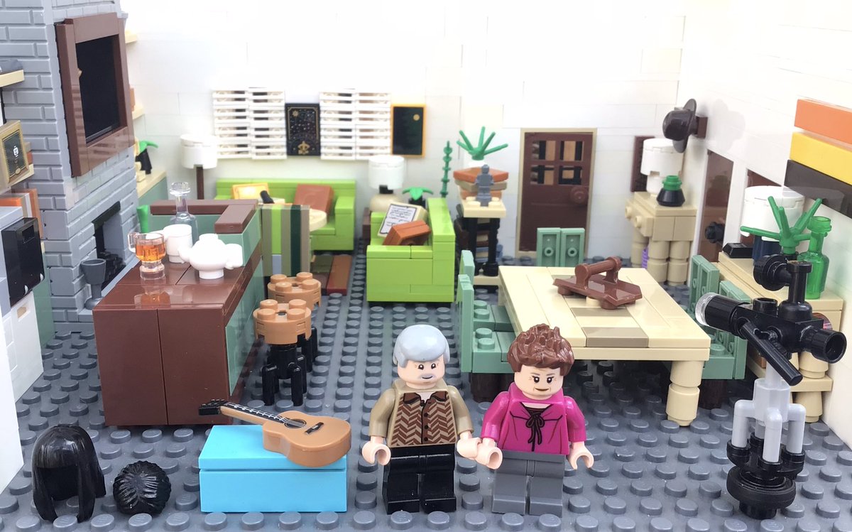 MHoltham's tweet image. 28 Ramsay Street, @neighbours.
Karl and Susan Kennedy’s home, in Lego form.