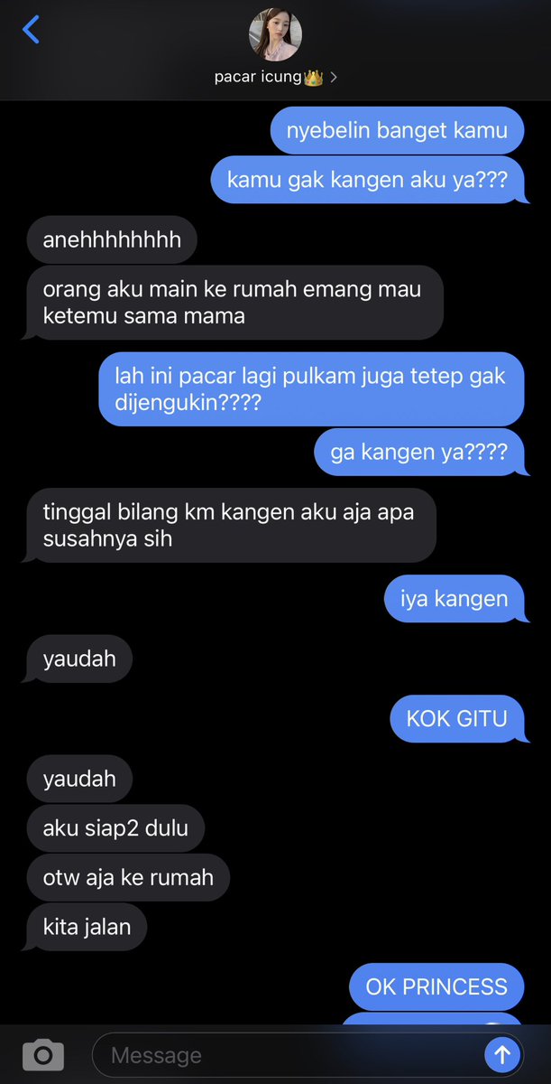 inmyleabrary's tweet photo. LDR—edisi pulang kampung
; #vickyandy one tweet au
written by lea https://t.co/4p2e64zLeW