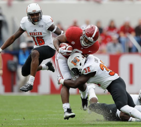issacbtw's tweet photo. Blessed to receive my 8th D1 offer from Mercer University!! @CoachSEllis @Drew_Cronic @recruit_unionfb https://t.co/1wIZAk5TZy
