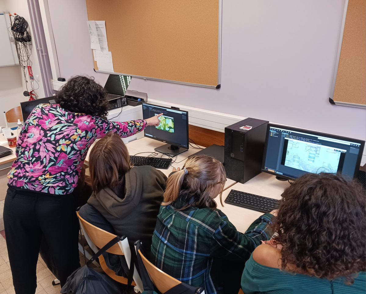 JulieC0rnet's tweet photo. Un chouette déplacement @intrepides_tech combinant séminaire et interventions en classe ! Très bel événement #CapNum2 #TNE34 et ateliers création #jeuxvidéos👾par la team @aoz_studio à @SeteVille avec un accueil toujours au🔝de l'équipe de la cité scolaire Paul Valéry ! Merci🙏 https://t.co/ixyfj4HiE4