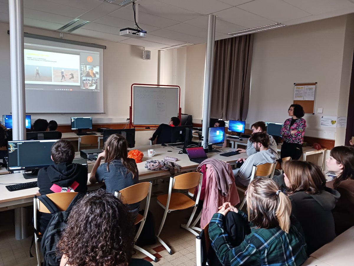 JulieC0rnet's tweet photo. Un chouette déplacement @intrepides_tech combinant séminaire et interventions en classe ! Très bel événement #CapNum2 #TNE34 et ateliers création #jeuxvidéos👾par la team @aoz_studio à @SeteVille avec un accueil toujours au🔝de l'équipe de la cité scolaire Paul Valéry ! Merci🙏 https://t.co/ixyfj4HiE4