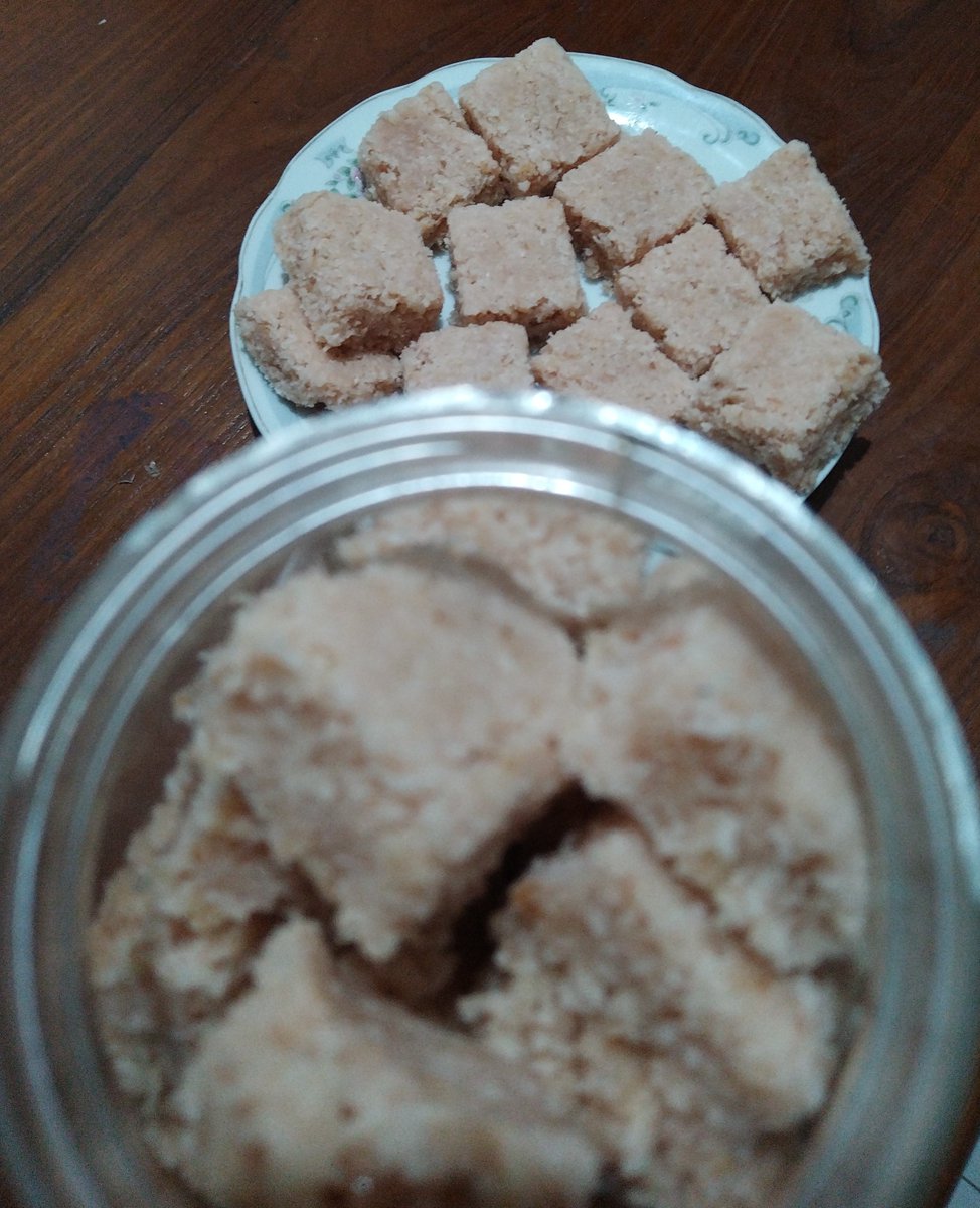 Coconut toffee for new year
(Used beetroot for coloring)
#sinhalaandtamilnewyear
#homemade