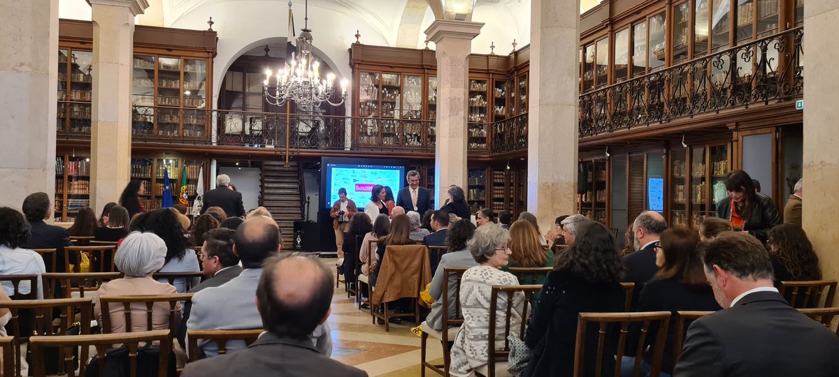 mariacasalribe2's tweet photo. Rede Lisboa Cidade de Aprendizagem @AnacoretaFilipe @DornellasLuisa @heldertoucas #citiesoflearning #formacao @CamaraLisboa https://t.co/9k9zv9le2F