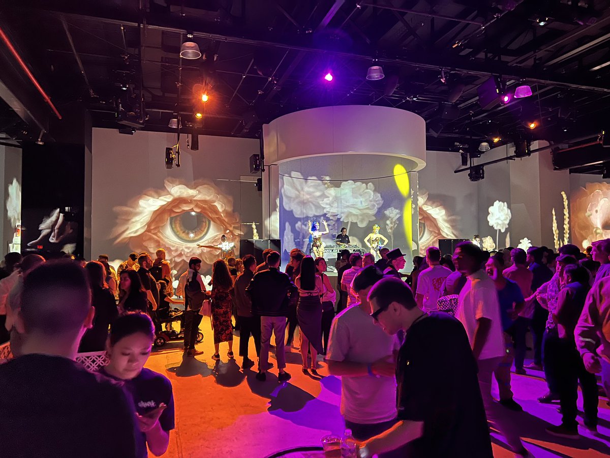 Had such an amazing time last night at the <a href="/NolchaShows/">NOLCHA</a> NYC show hanging with <a href="/StargazeZone/">Stargaze ✨🔭</a> folks!

Great meeting you <a href="/STCs8c8/">STC Hua Warrior ✨🔭🧩🪶 🤙</a> <a href="/mamoresxiv/">María ☾ ~ mamoresxiv</a> <a href="/shan3v/">shane</a> <a href="/mroutrageous/">Ruwan.stars (✨,🔭)</a> <a href="/badkidsart/">Bad Kids</a> @_suiradt_ @CosmosDefi <a href="/lilgainzz/">lilgainzz</a> <a href="/BeezIrish/">Bbandz 🎙️</a> <a href="/BushidoBrown28/">Chris</a> <a href="/jacobremy0/">Jacob Remy</a> @CostaGiannakaki <a href="/josefleventon_/">Josef Leventon</a>😊