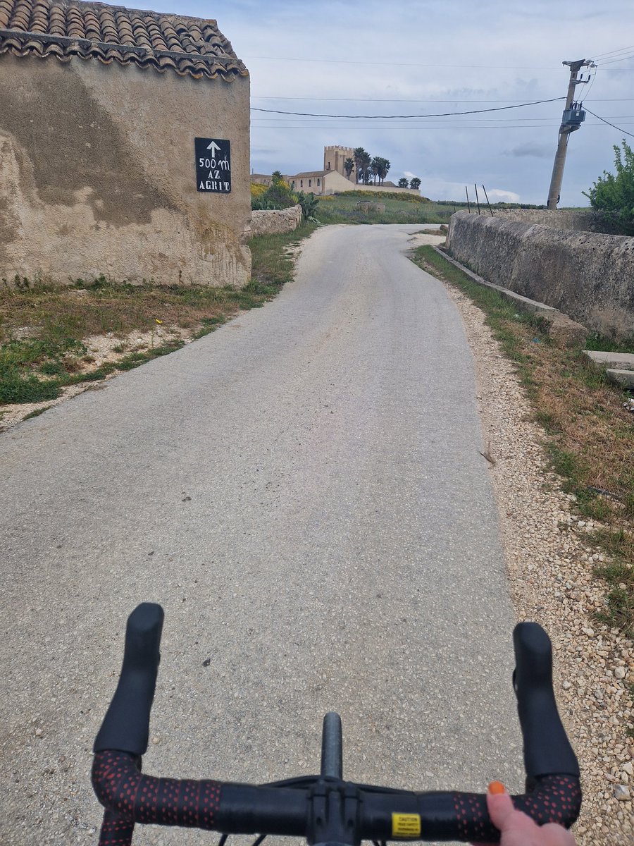 doris_mat81's tweet photo. La bici è arrivato 🤩 Grazie a te, Sergio! #sicicla #roadbike #guarrato #marsala 🚴🏼‍♀️ https://t.co/LQlCTrtysK