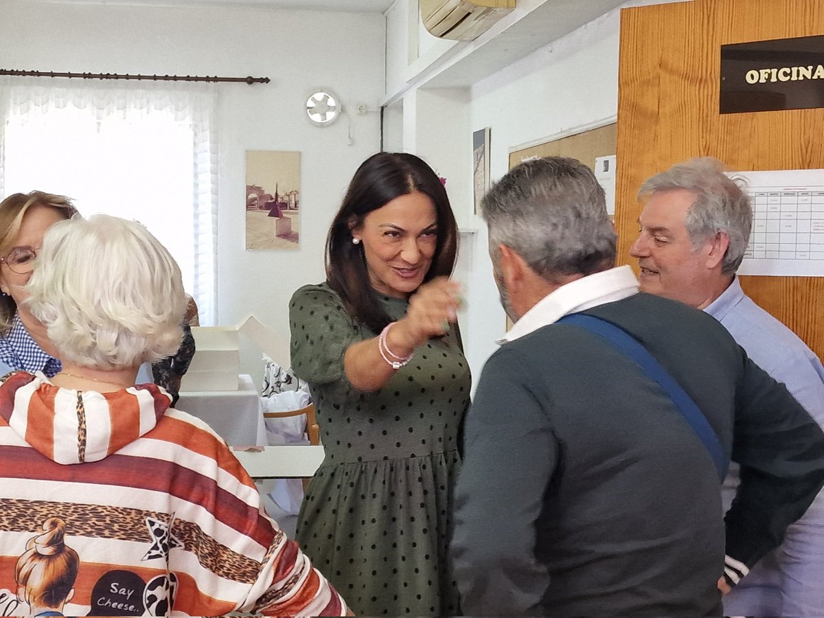 ElPi_Palma's tweet photo. .@ElPi_Palma hem anat a veure a les persones grans de #SonRoca per explicar les nostres propostes per a la seva barriada. Continuam recorrent Ciutat pam a pam.
.@CabreraCarles .@ElPi_IB .@colomabg
#PersonesComTu
#PalmaANesCentre https://t.co/7FDQAGqnpb