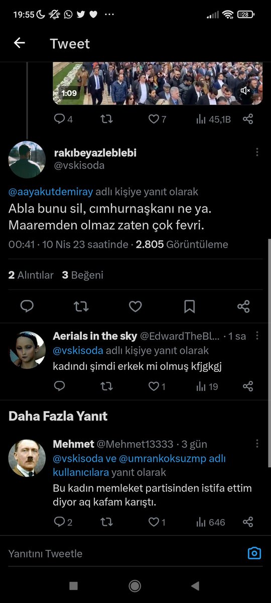 seyitalar7's tweet image. Arkadaşlar @cemsaygi_mp bu hesap fake. Hesabın daha önceden kadın profilli bir memleket partiliye ait olduğunu yandaki mention'dan anlarsınız.
Sonradan dans olaylarındaki elemanın hesabına çevirdiler.
Hesabın daha önceden attığı tweetin altına abla diye hitap etmişler.