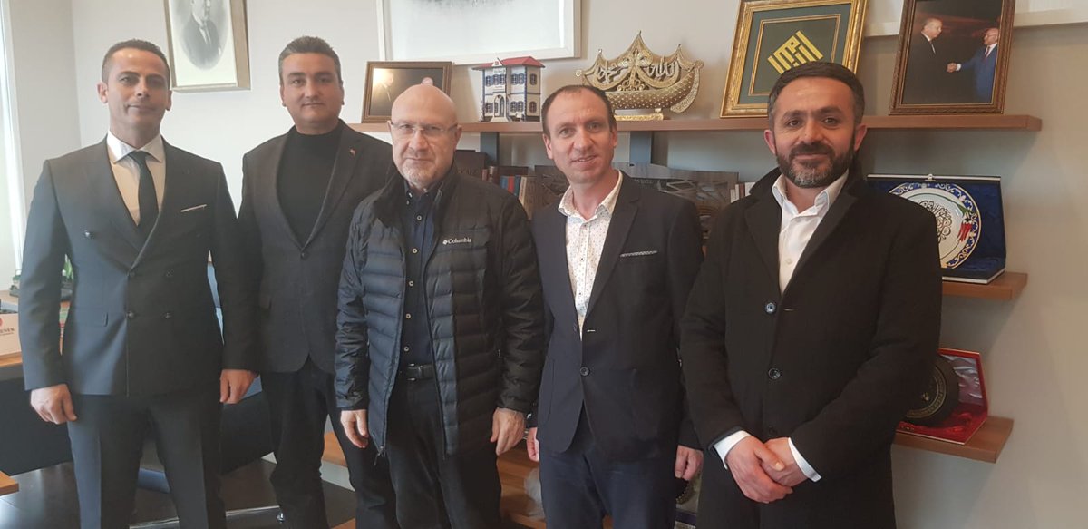 Osmanunsal58's tweet photo. KİT Taşeronu temsilcilerimizin mücadelesine destek sözü vermiştim. 

İlk adımları atmaya başladık. 
Cumhurbaşkanı Başdanışmanı Sn. Ihsan Şener ile KİT temsilcilerini Cumhurbaşkanlığı Külliyesi'nde bir araya getirdik. KİT taşeronlarımızın sorunları rapor haline getirilip Sn. Cumhurbaşkanımıza sunacak.

KİT mağdurlarımıza yakın zamanda müjdeyi vereceğiz inşAllah.