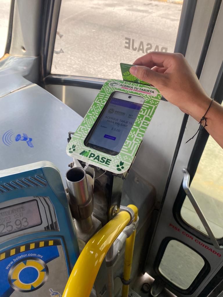 AntenaSanLuis's tweet photo. #Gobierno │ Garantizado, #transportegratuito a #estudiantes: #SCT
Desde el inicio de operación del programa #MiPase se han registrado 80 mil 707 viajes en 864 unidades que cuentan con el #sistemadeprepago -> https://t.co/p6YR0frJNt https://t.co/IyvEmCzaPG